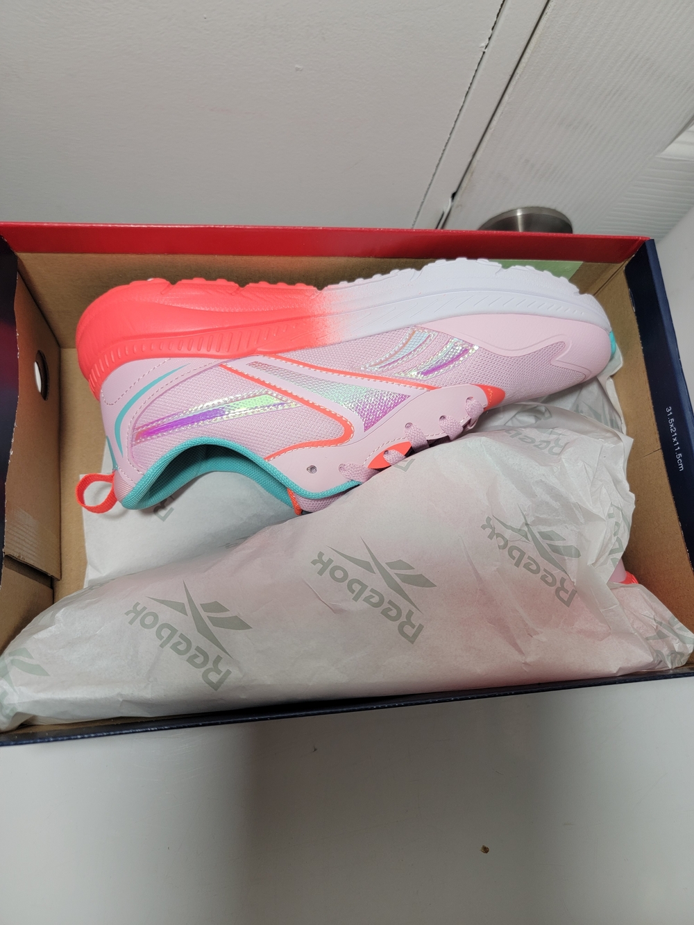 Reebok Pink Coral Gradient Kids's Sneaker Size 6